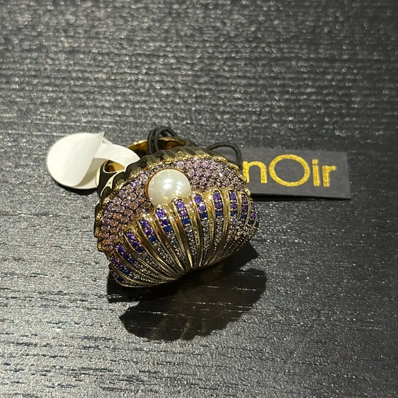 14KT Gold Plated Clamshell with Pearl Scallop Surprise Cocktail Statement Ring - Picture 9 of 10